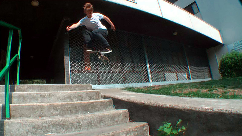 Adrien - Hardflip drop in - Grenoble.jpg